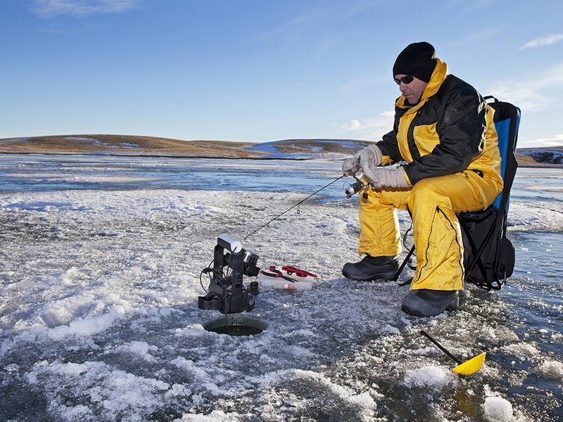 Ice fishing online game - Reeling in the Big Catch: The Thrill of Ice Fishing in Canada
